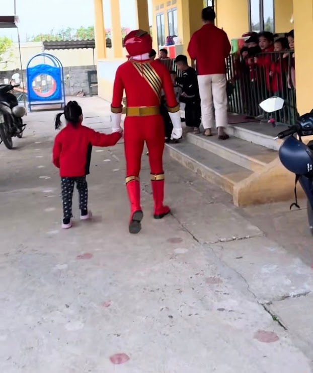 Cặp đôi GenZ đi chụp ảnh cưới về bị 2 bên nội ngoại la um sùm, nhìn thành phẩm đúng là cười ra nước mắt