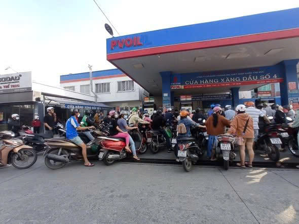 Giá xăng dầu hôm nay 4.4.2026: Chi quỹ bình ổn cho mặt hàng dầu diesel