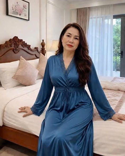 Tôi 65 tu;ổi lên ở cùng con trai, đêm nào cũng thấy nó tắm lúc 3h sáng, nhìn qua khe cửa tôi lật tức b/ỏ tr/ốn khỏi nhà