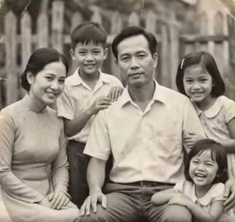 Người mẹ ấy bước ra khỏi nhà trong buổi sáng bình thường như bao ngày, chỉ nói một câu “Mẹ đi chợ một lát rồi về