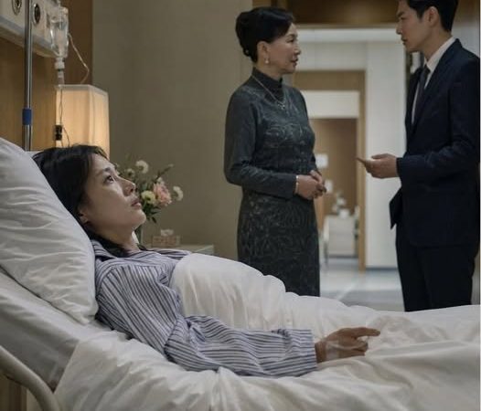 Tôi tỉnh dậy sau ca phẫu thuật và nghe chính chồng mình nói với mẹ: ‘Đợi cô ấy khỏe lại hãy lyhôn, con không muốn mang tiếng bỏ vợ b;ệnh t;ật’… Tôi nằm trên giường bệ;nh gi;ả v;ờ chưa nghe thấy, rồi bắt đầu kế hoạch khiến người đã phảnbội mình phải tr;ả gi;á!