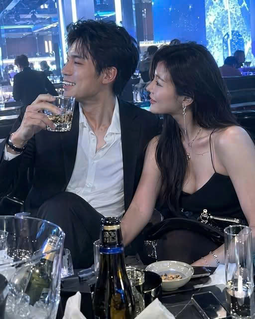 Ly Hôn Tôi Thu Hồi Thẻ Đen