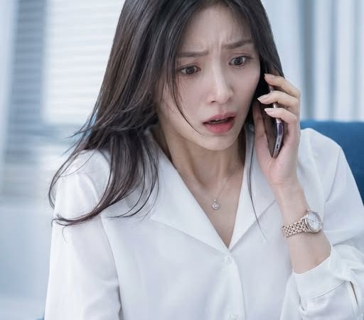 Kh;ách s;ạn gọi cho tôi, khéo léo nhắc rằng tối qua tôi còn chưa thanh toán tiền bộ b/c/s đã dùng, và khoản đó đã được trừ thẳng vào thẻ hội viên của tôi.